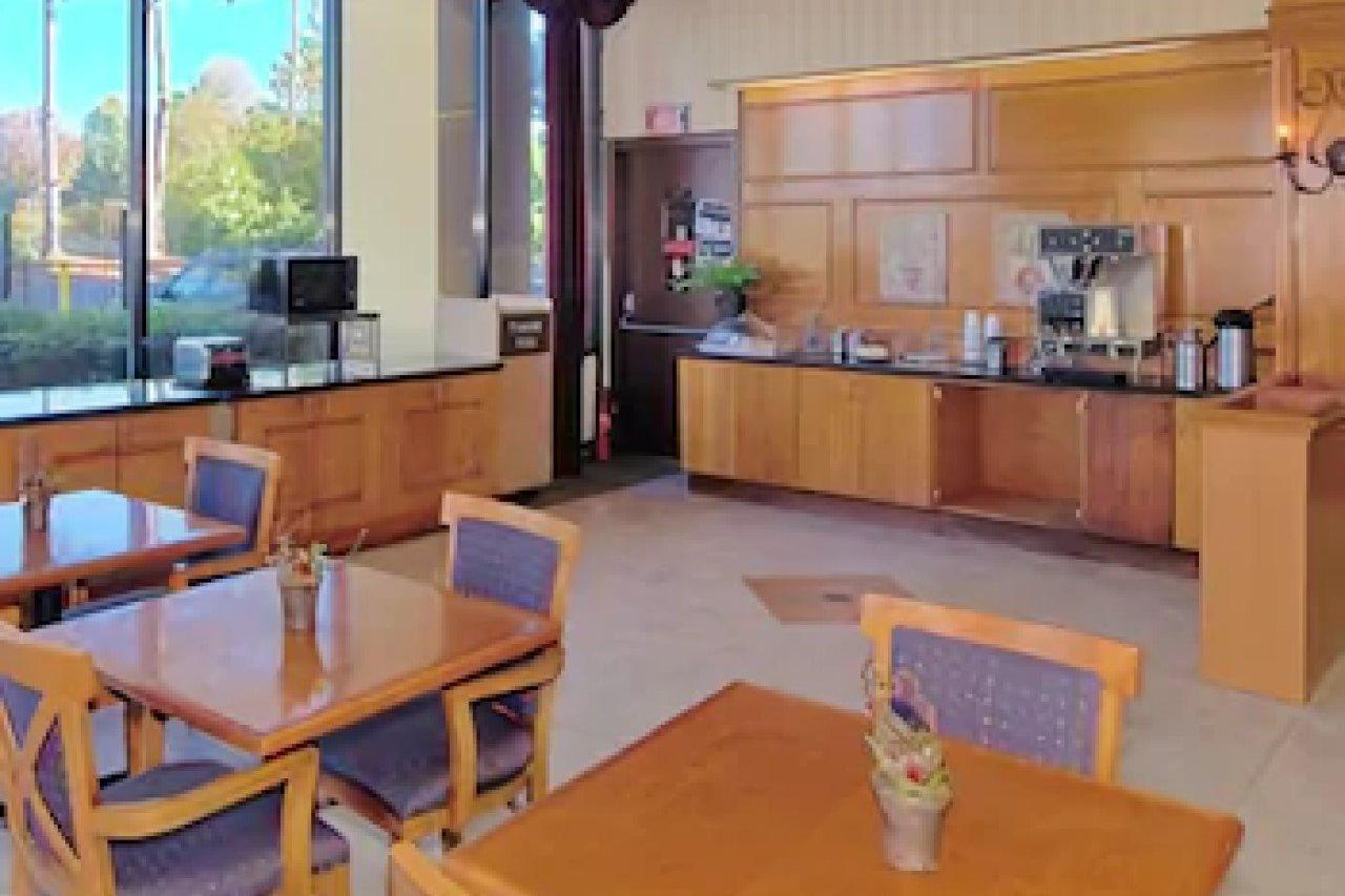 Knights Inn Six Flags Lodge West Buitenkant foto